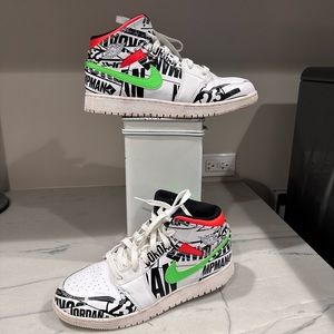 Nike air, Jordan one mid all over logos youth